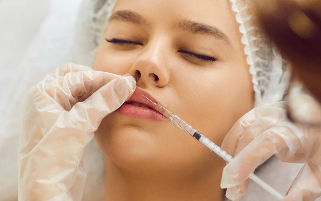 Seleccionar Relleno Labial: Revolax vs. Juvederm – Elección de la Opción Correcta para el Realce de Labios