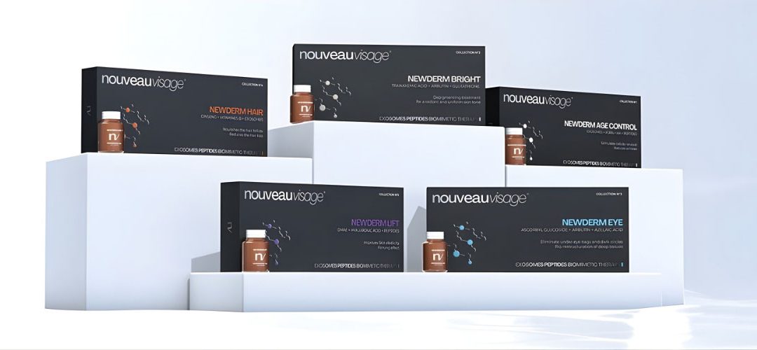 Educational infographic illustrating the mechanism of action of Nouveau Visage Exosomes Therapy, showing skin layers, exosome delivery, biomimetic peptides, and polynucleotide stimulation for collagen and regeneration.